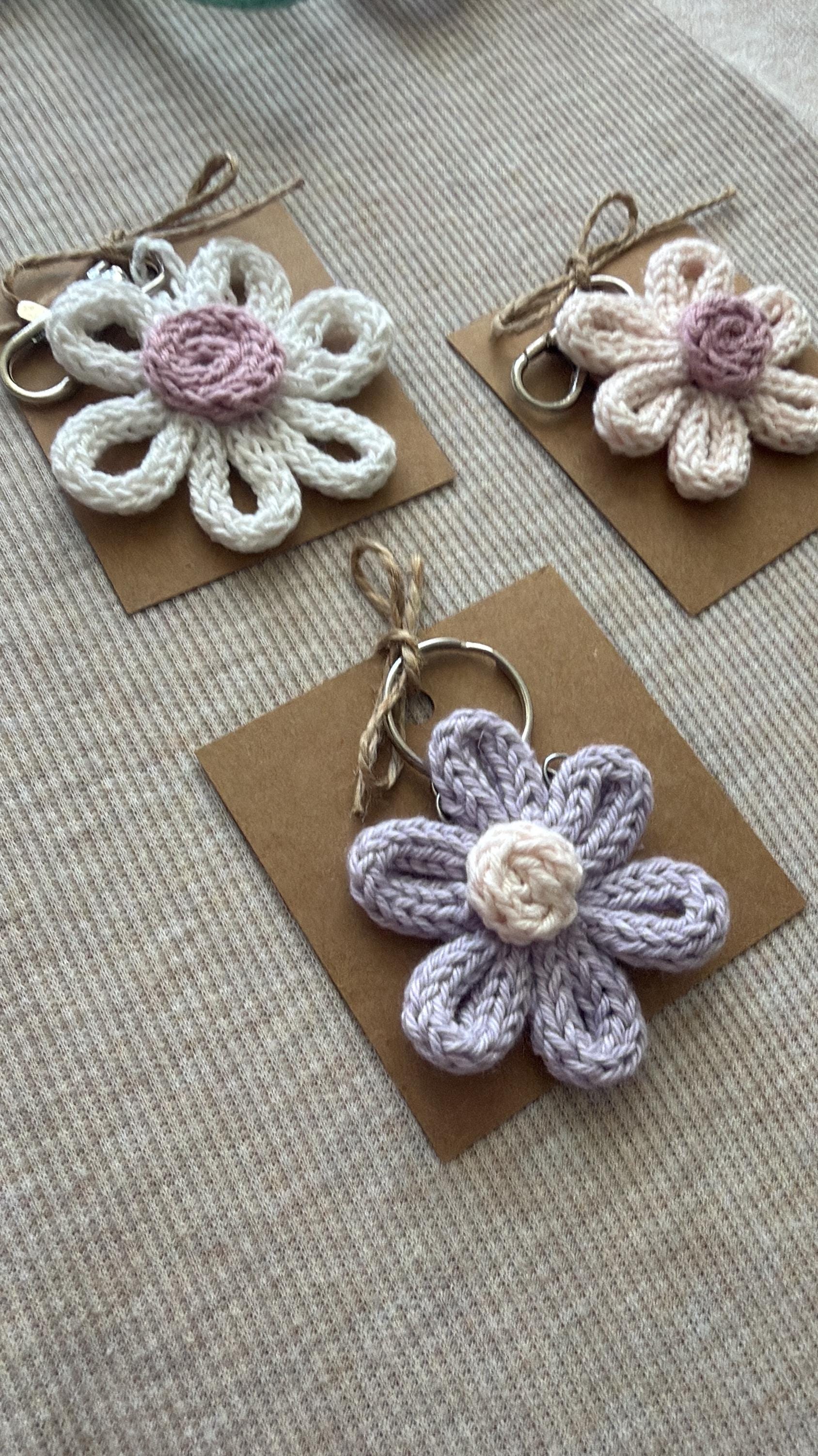 Llavero Flor Tejida Personalizable | Elige Color | Hecho a Mano en Chile