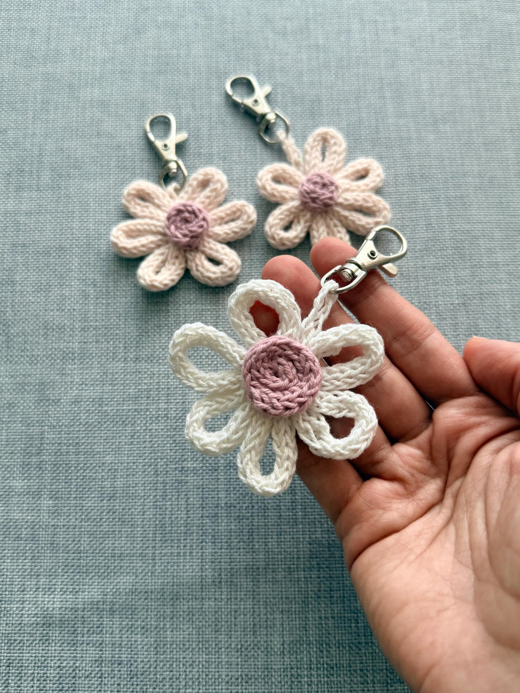 Pack Llaveros Flor Simple en Tricotin | Hecho a Mano | Regalo Baby Shower y Cumpleaño