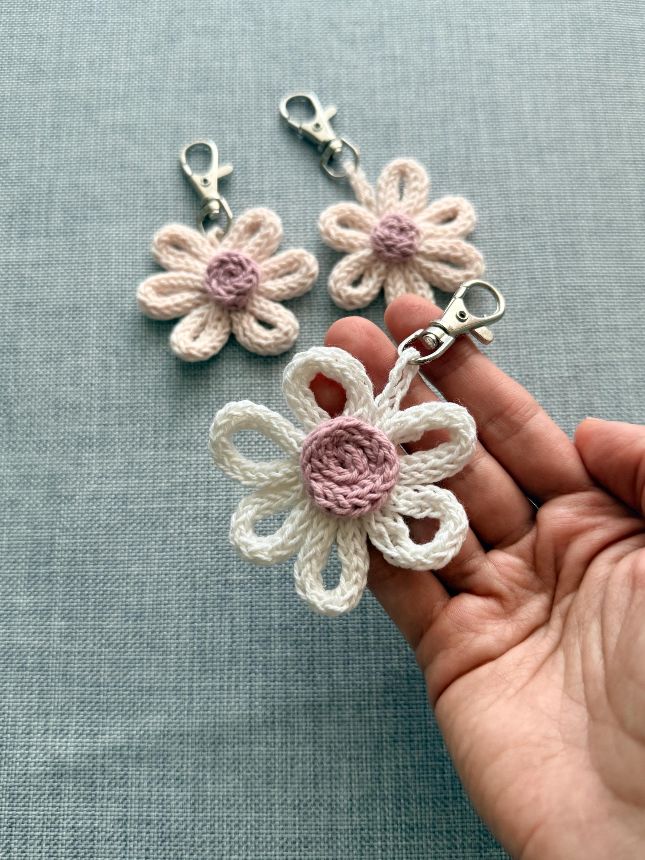 Pack Llaveros Flor Simple en Tricotin | Hecho a Mano | Regalo Baby Shower y Cumpleaño