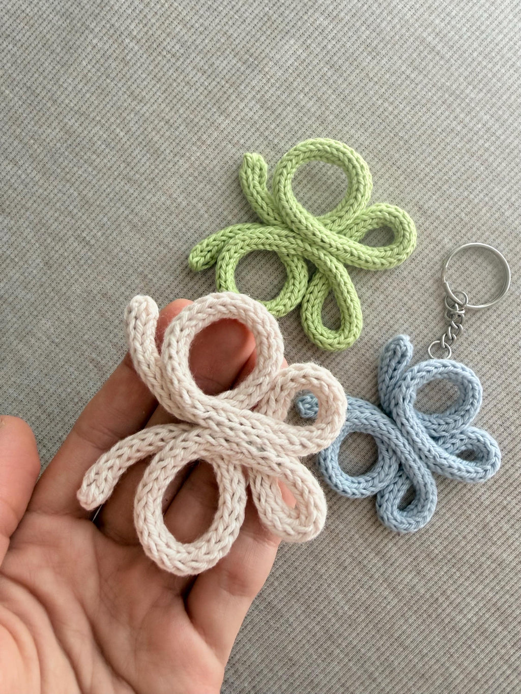 Llaveros Tricotin Personalizados | Corazones y Mariposas Hechos a Mano | Regalo Artesanal