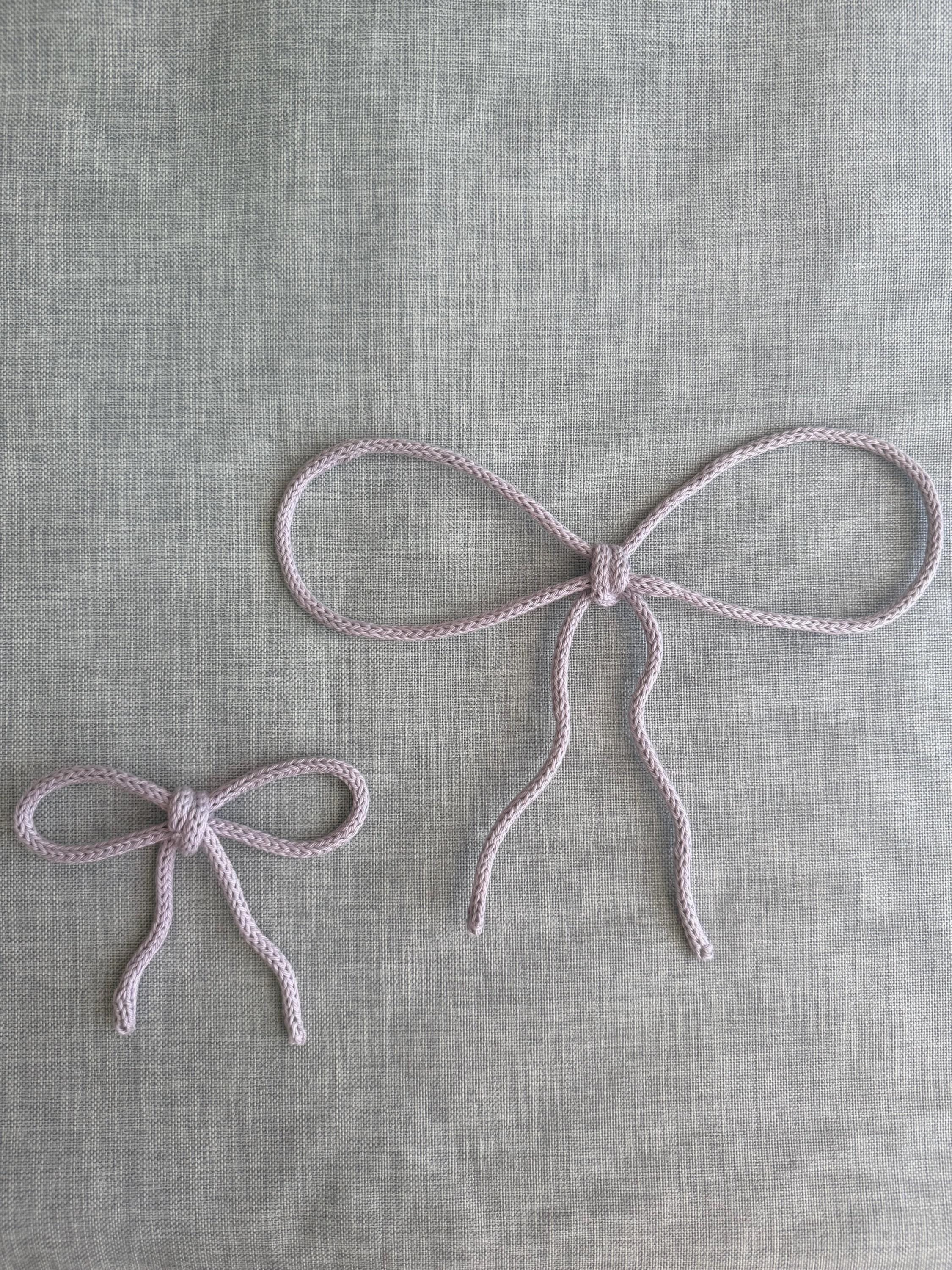 Pack Lazos Decorativos Tricotín Hechos a Mano | Decoración Infantil Minimalista | Regalo Artesan