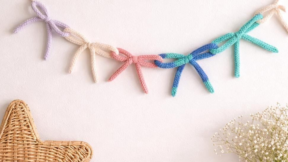 Guirnalda de Lazos Decorativos Tejidos a Mano | Decoración Infantil y Nursery | Regalo Baby Showe
