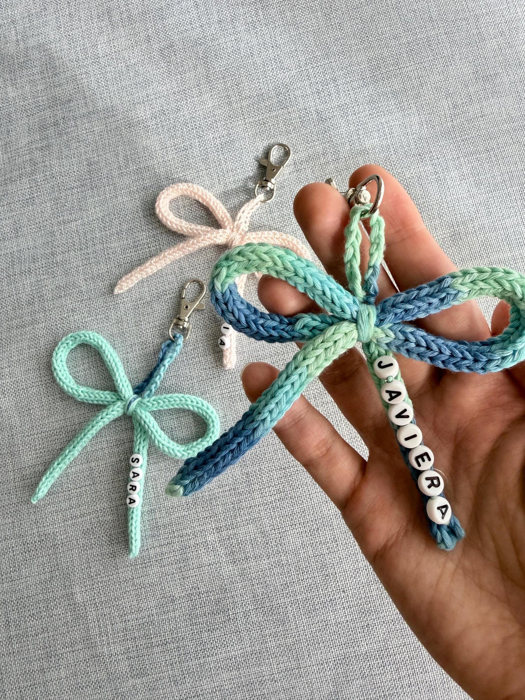 Llavero de Lazo Personalizado Hecho a Mano | Tricotín I-Cord | Accesorio Artesana