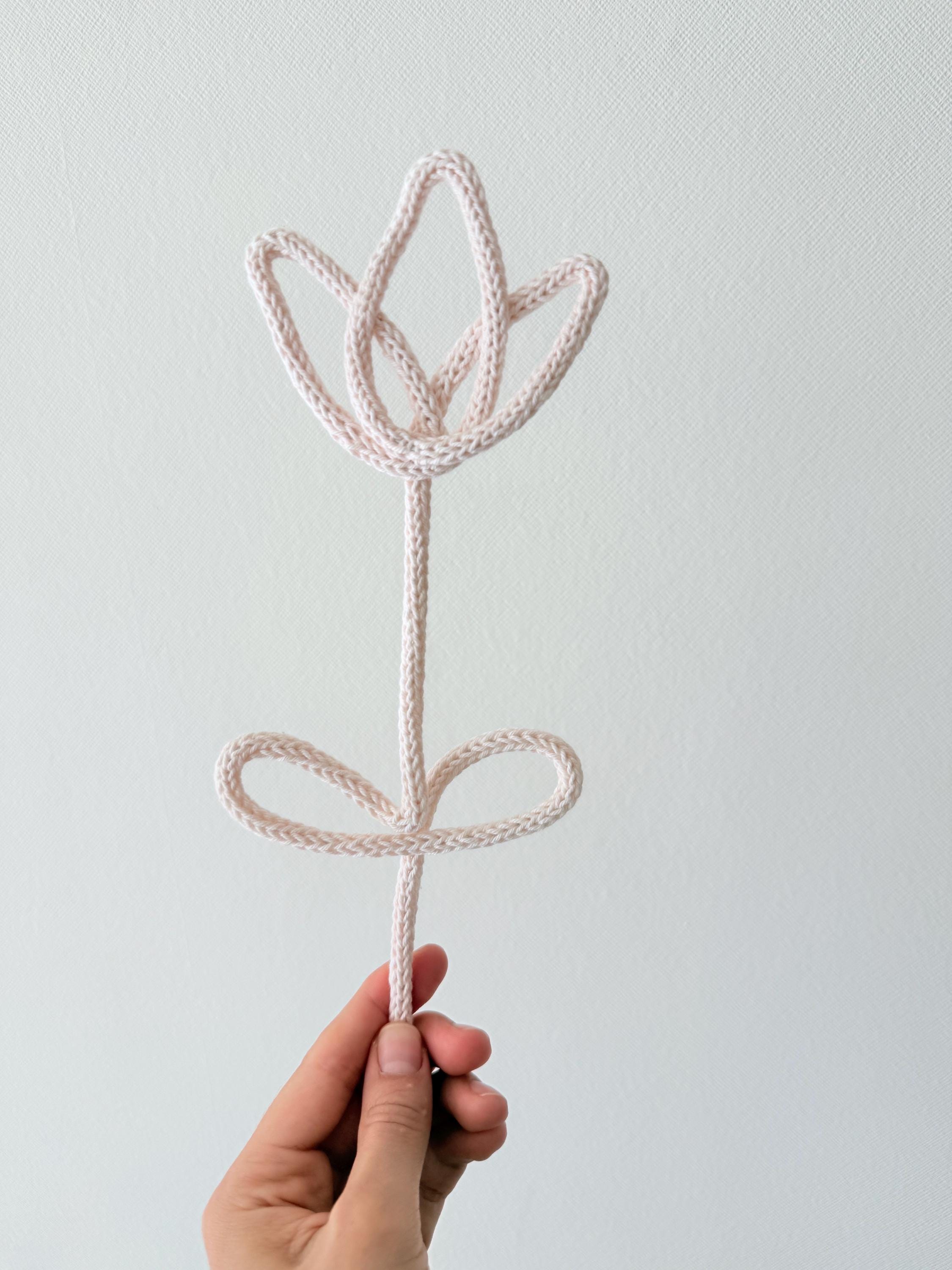 Ramo de Flores Tejidas Eternas en Tricotín | Regalo para Mamá, Novia o Mujer Especial | Bouquet Artesan