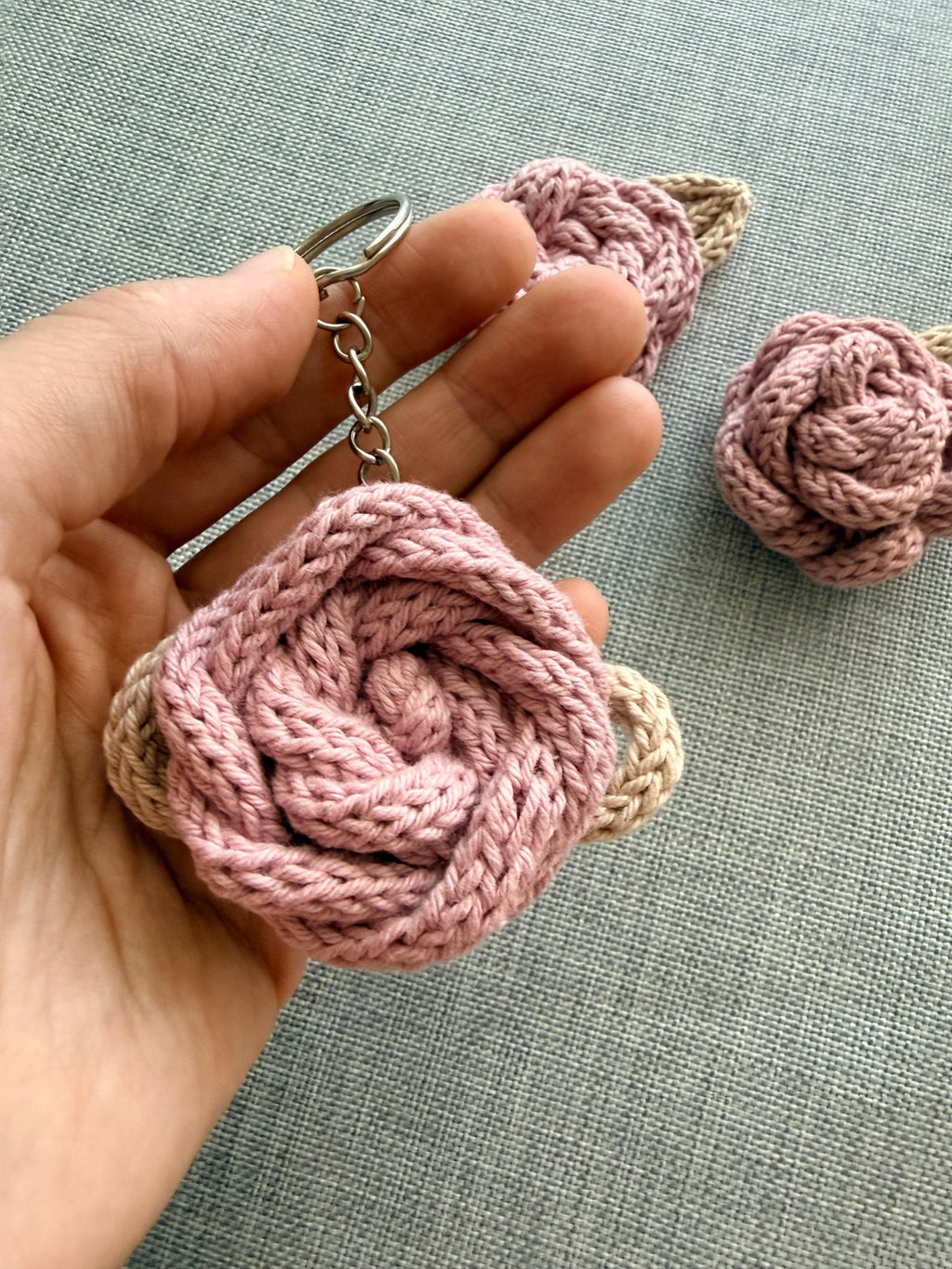Pack Llaveros Flor con Hojas en Tricotin | Hecho a Mano | Regalo Baby Shower y Cumpleaño