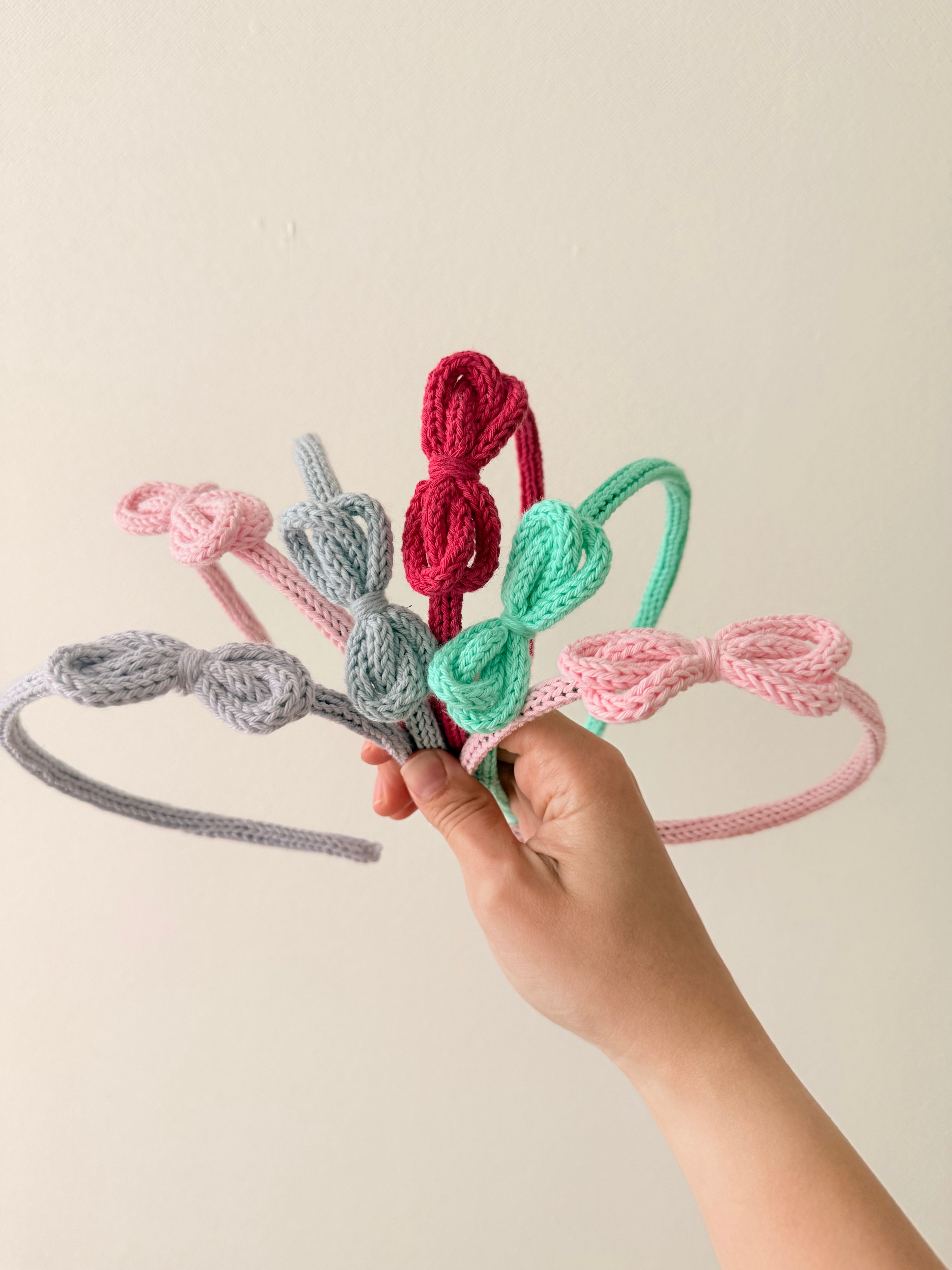 Cintillos decorados con Tricotín