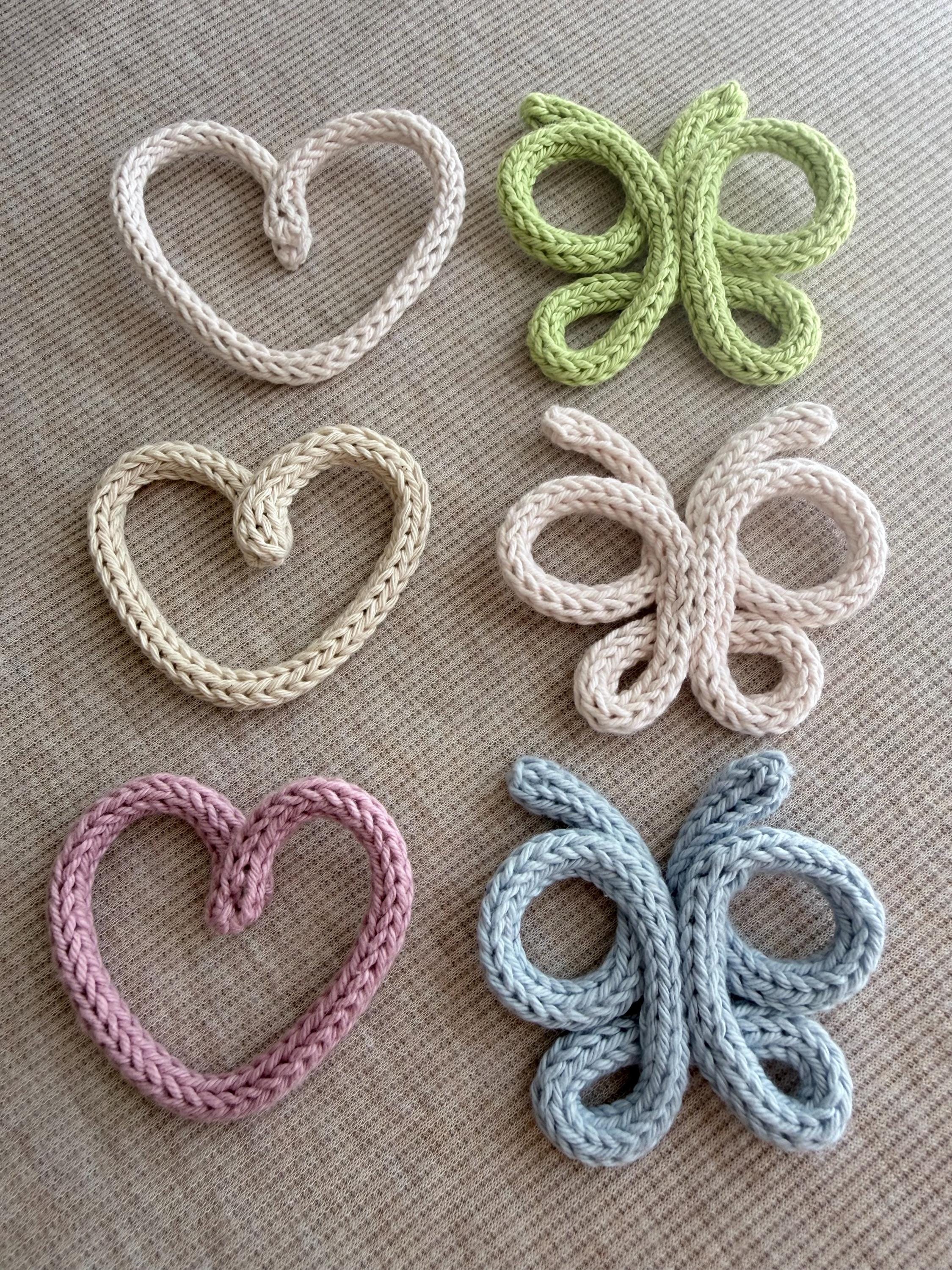 Llaveros Tricotin Personalizados | Corazones y Mariposas Hechos a Mano | Regalo Artesanal