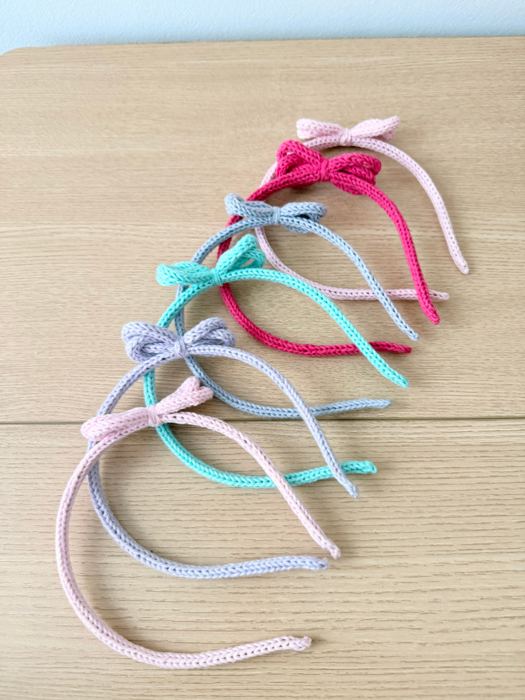 Cintillos decorados con Tricotín